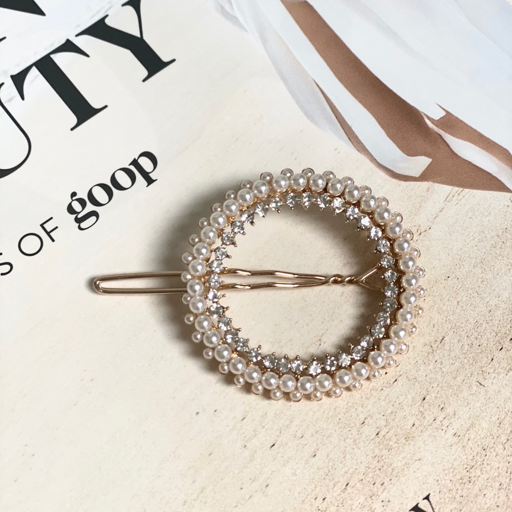 NWOT Decorative Hair Clip